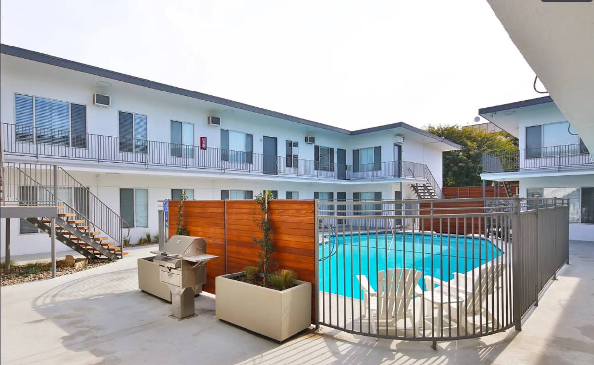 Apartment for rent at 1801-1805 Wardlow Rd, Long Beach, CA 90807