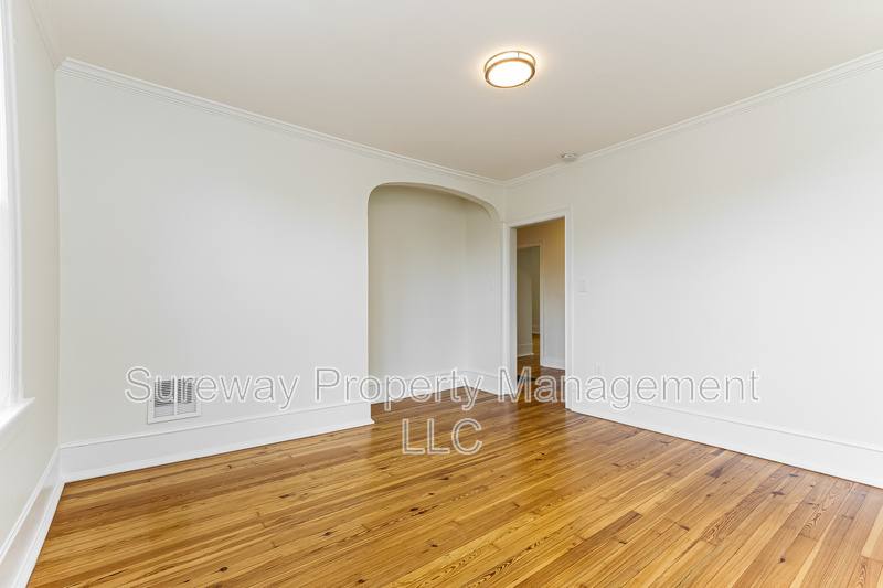 Apartment for rent at 114 Walnut St, Audubon, NJ 08106