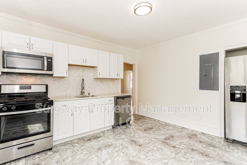 Apartment for rent at 114 Walnut St, Audubon, NJ 08106