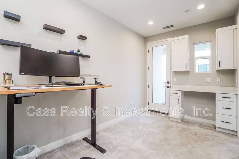 Townhouse for rent at 2117 Copper Walk, Gardena, CA 90249