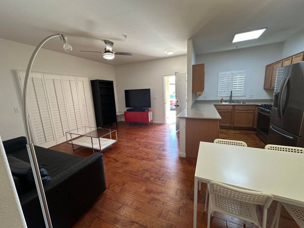 Apartment for rent at 2291 W Horizon Ridge Parkway, Henderson, NV 89052