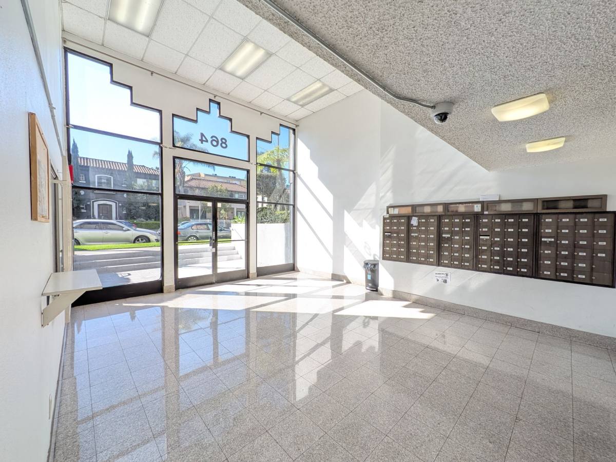 Apartment for rent at 864 S New Hampshire Ave, Los Angeles, CA 90005