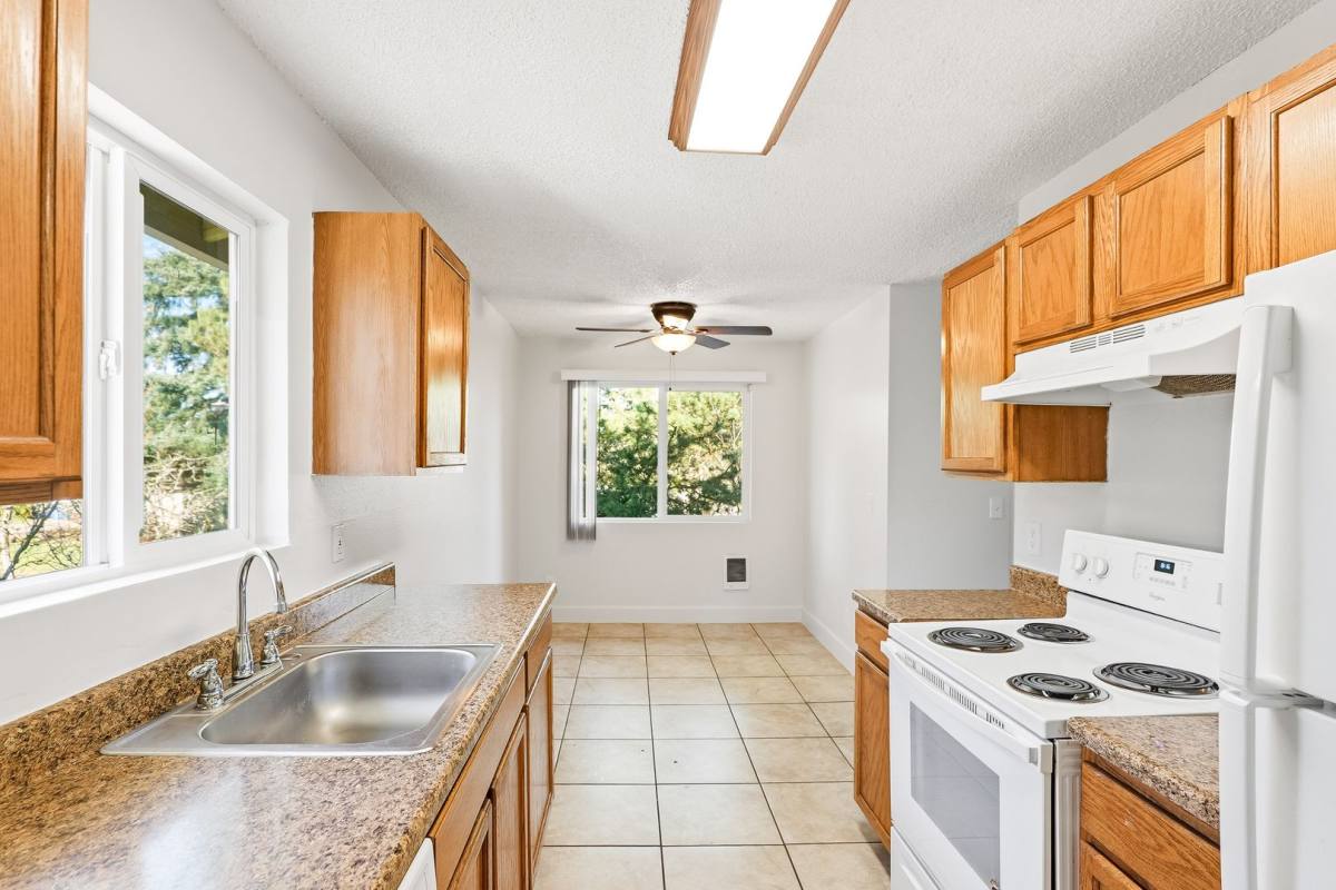 Apartment for rent at 155 NE Kane Dr, Gresham, OR 97030