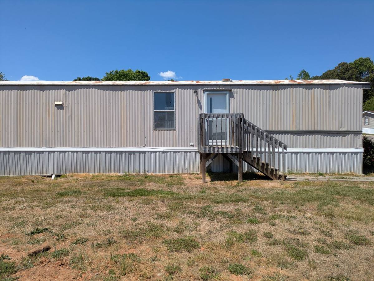 Apartment for rent at 2200 33rd St NE, Hickory, NC 28601
