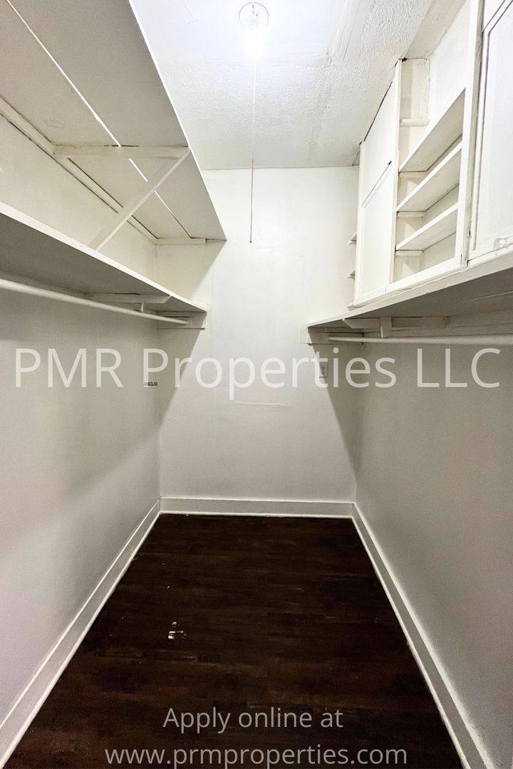Apartment for rent at 319 N 1st St, Council Bluffs, IA 51503