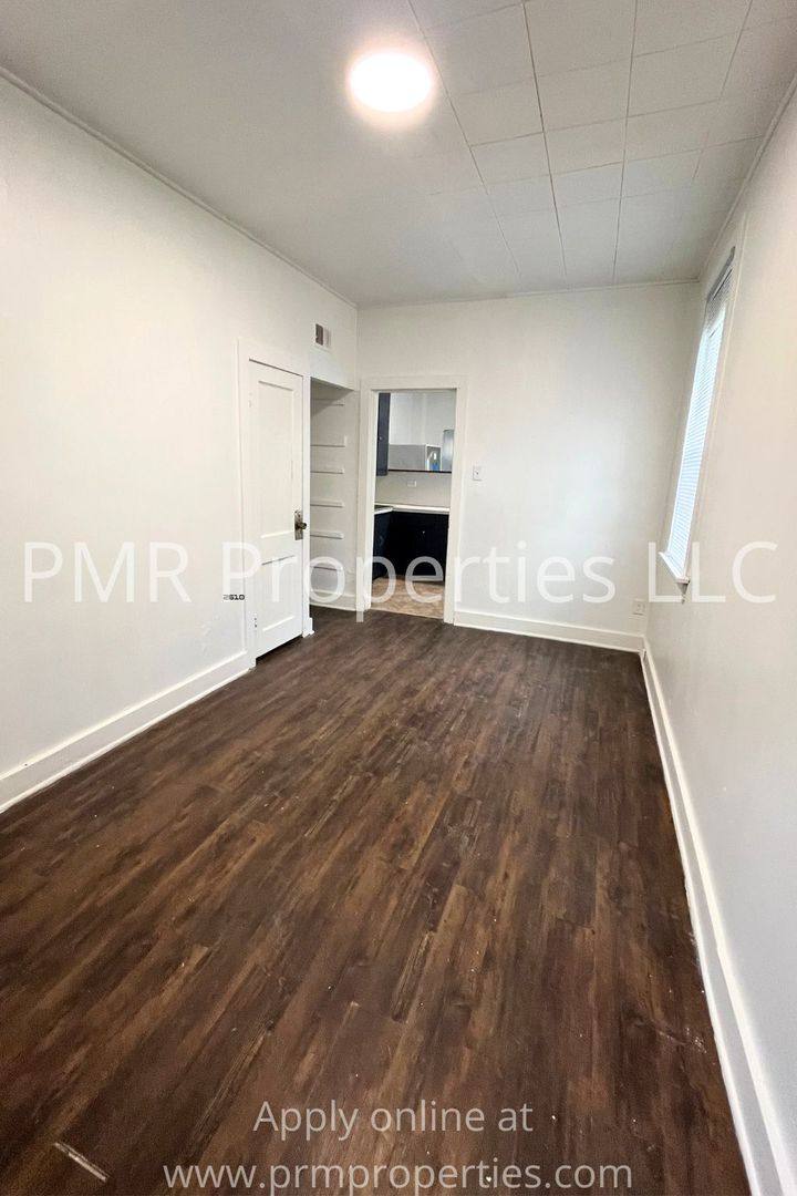 Apartment for rent at 319 N 1st St, Council Bluffs, IA 51503