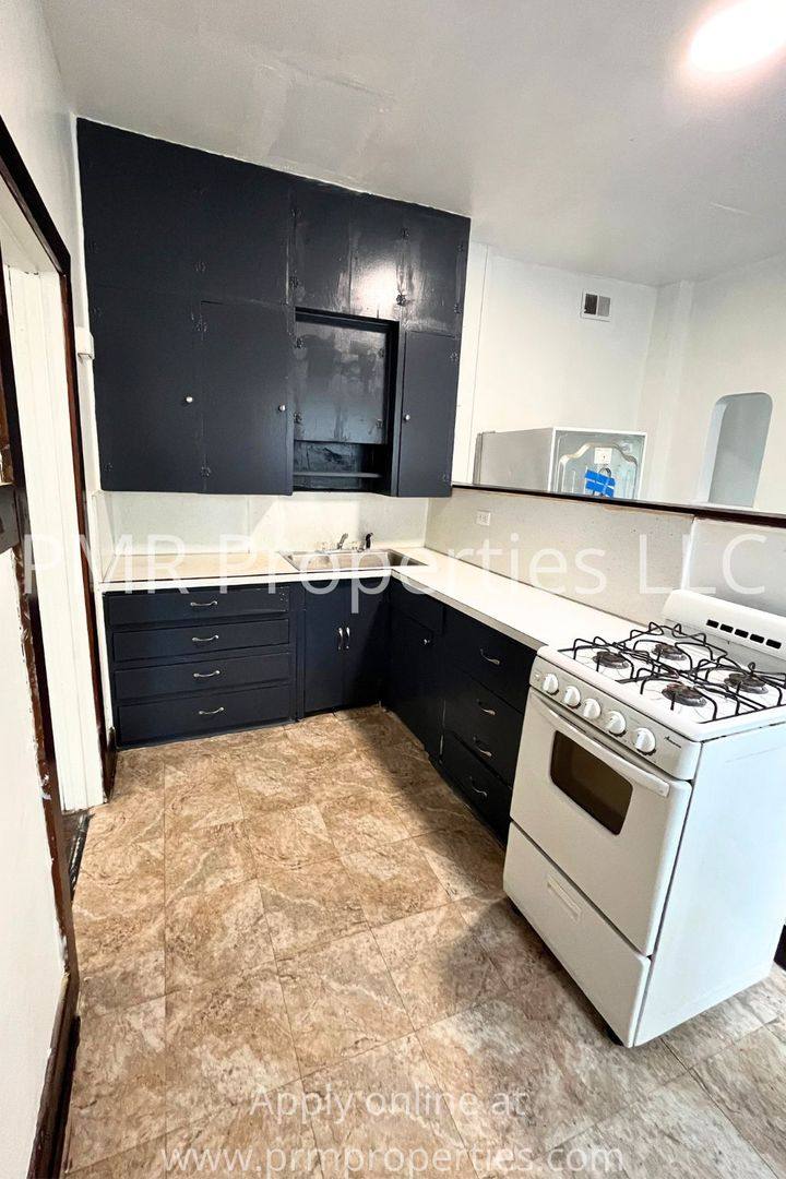 Apartment for rent at 319 N 1st St, Council Bluffs, IA 51503