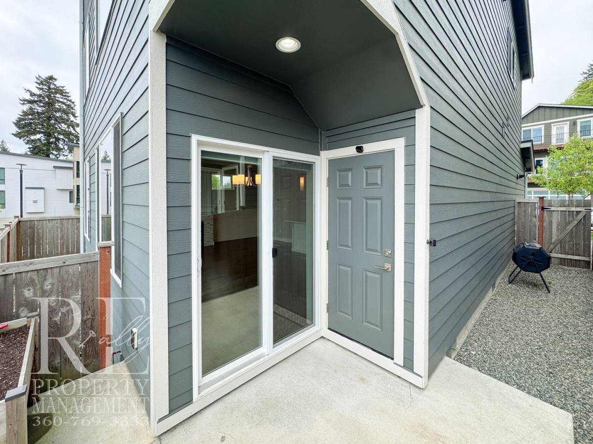 House for rent at 131 Blackfish Court, Bremerton, WA 98310