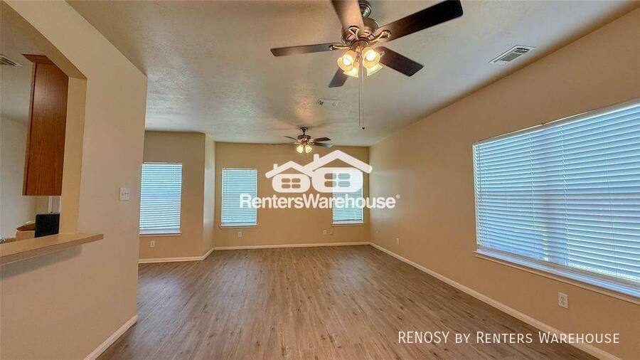 Townhouse for rent at 5127 Prosperity Circle, Houston, TX 77018