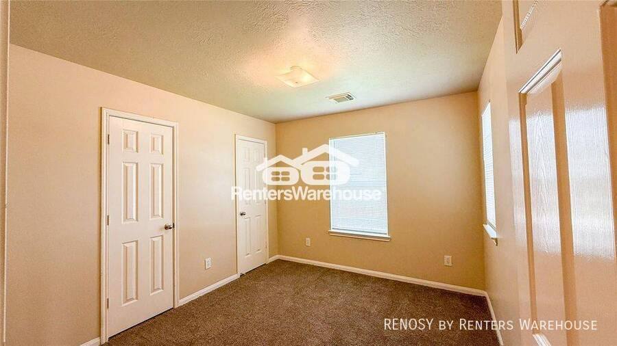 Townhouse for rent at 5127 Prosperity Circle, Houston, TX 77018