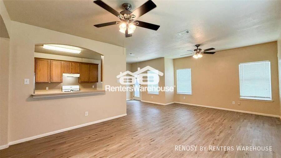 Townhouse for rent at 5127 Prosperity Circle, Houston, TX 77018