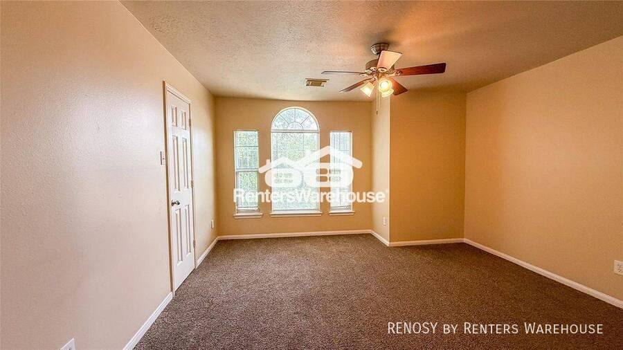 Townhouse for rent at 5127 Prosperity Circle, Houston, TX 77018