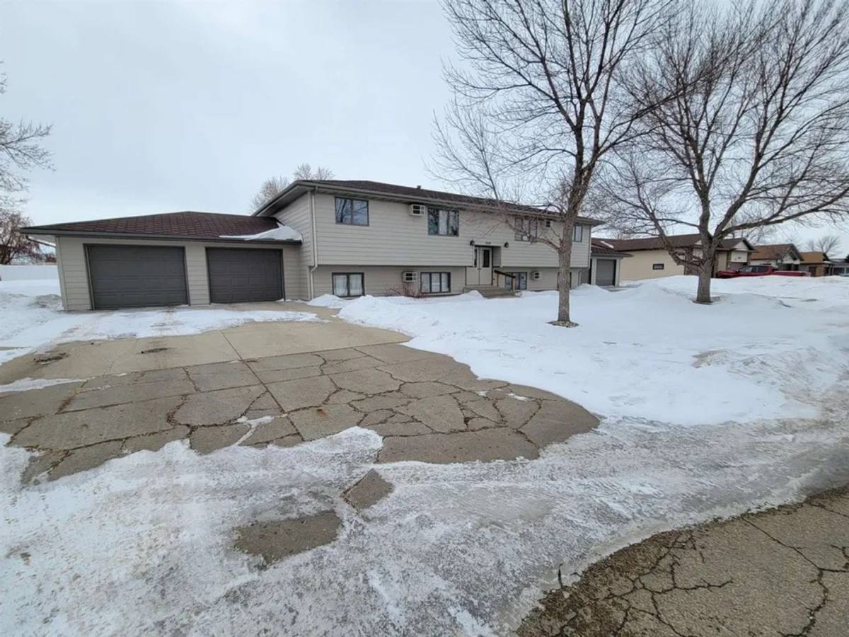 Apartment for rent at 1319 32nd Ave SW, Minot, ND 58701