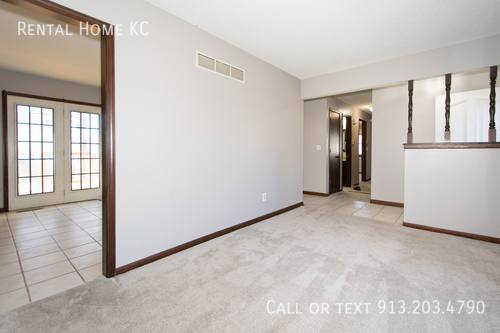 House for rent at 805 S Virginia Lane, Olathe, KS 66061