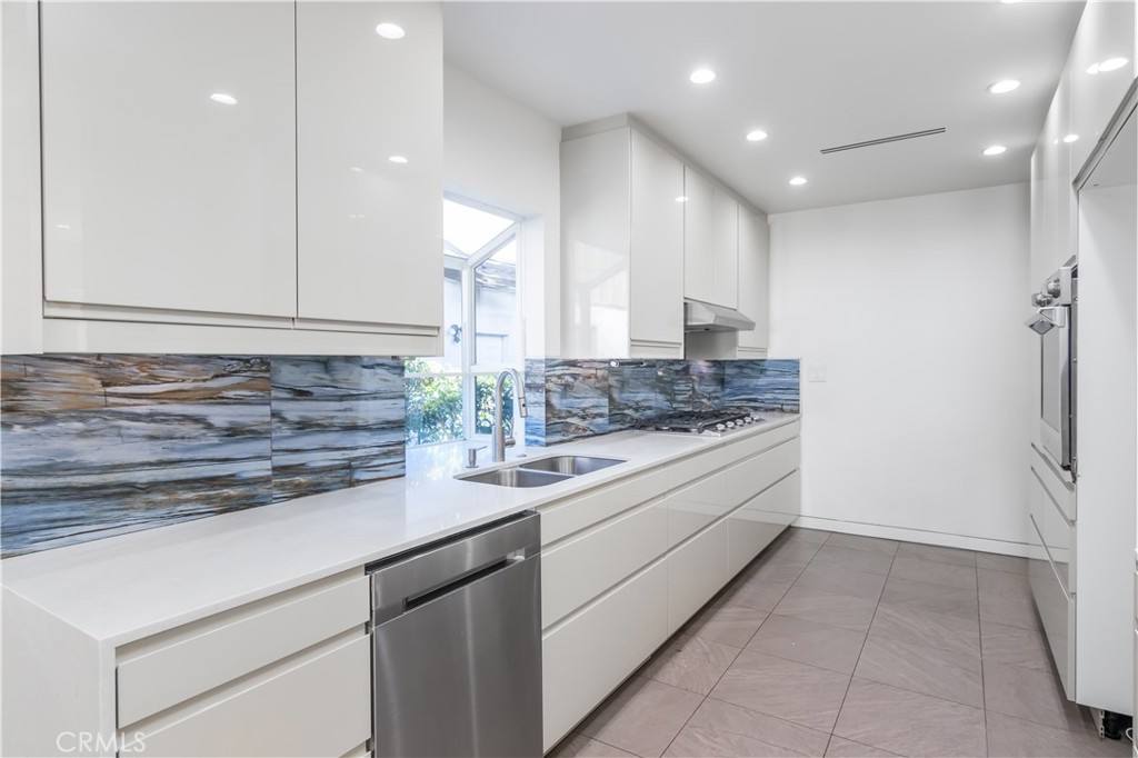 Apartment for rent at 15439 Vose St, Van Nuys, CA 91406