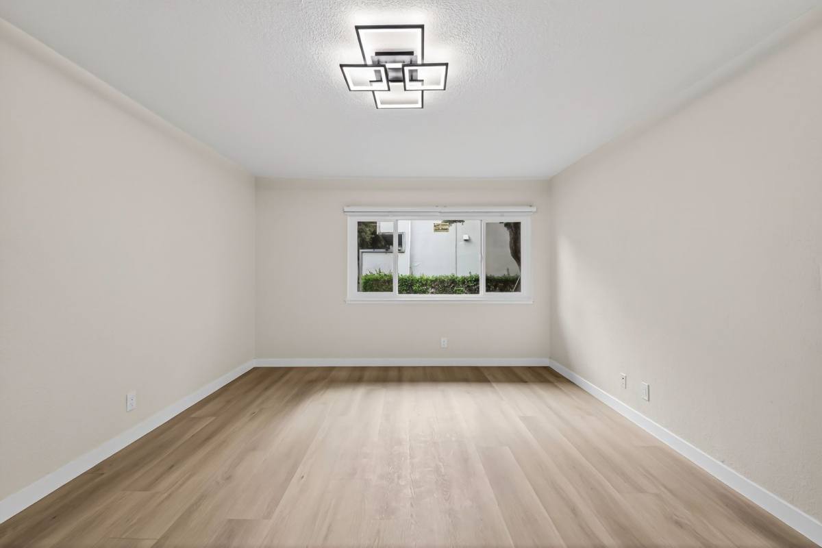 Apartment for rent at 1250 S Brookhurst, Anaheim, CA 92804