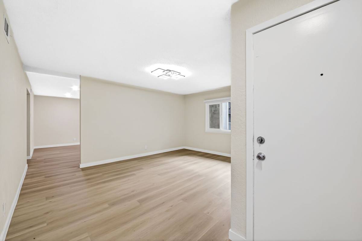Apartment for rent at 1250 S Brookhurst, Anaheim, CA 92804
