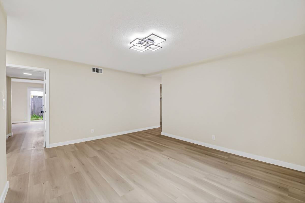 Apartment for rent at 1250 S Brookhurst, Anaheim, CA 92804