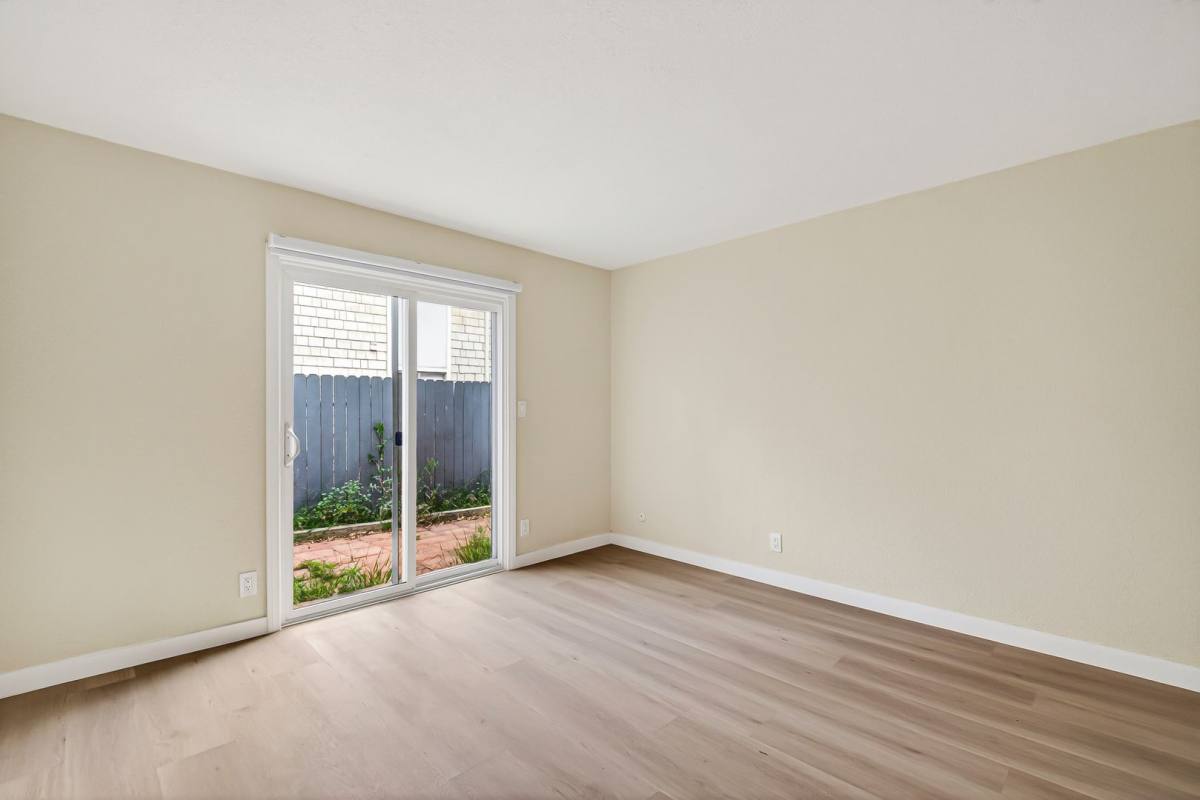 Apartment for rent at 1250 S Brookhurst, Anaheim, CA 92804