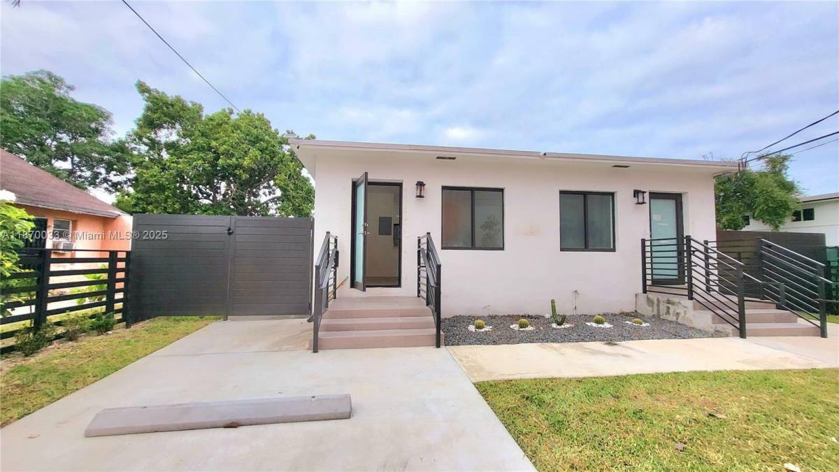 681 NW 30th St #WEST, Miami, FL 33127 - Townhouse for Rent