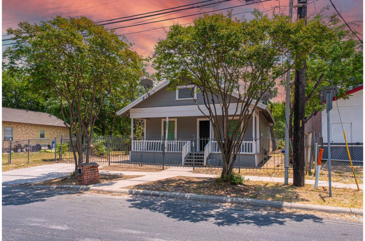 House for rent at 1412 Hays St, San Antonio, TX 78202
