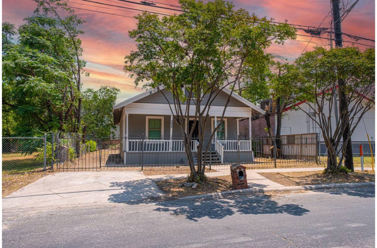 House for rent at 1412 Hays St, San Antonio, TX 78202