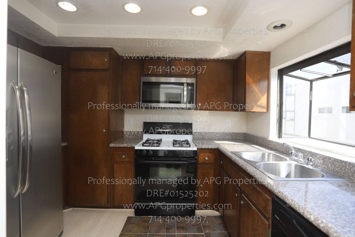 Townhouse for rent at 2000 W Palmyra Ave #32, Orange, CA 92868