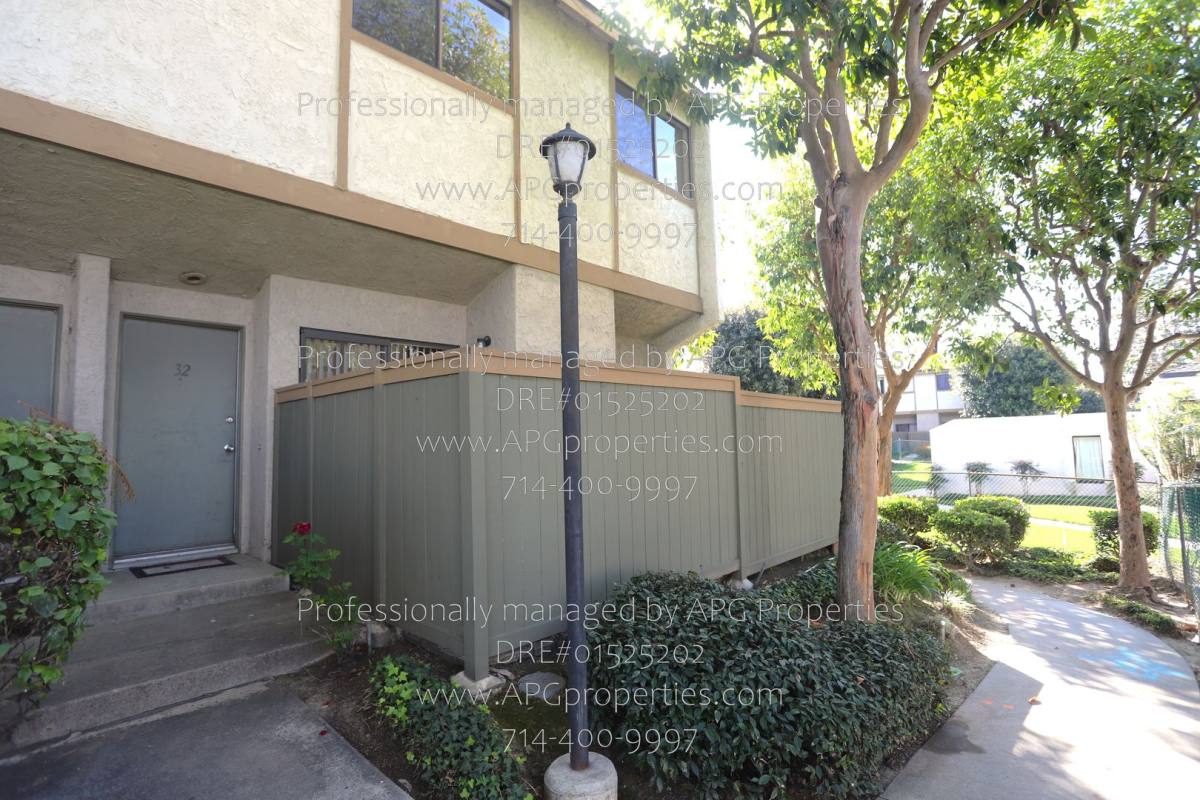 Townhouse for rent at 2000 W Palmyra Ave #32, Orange, CA 92868