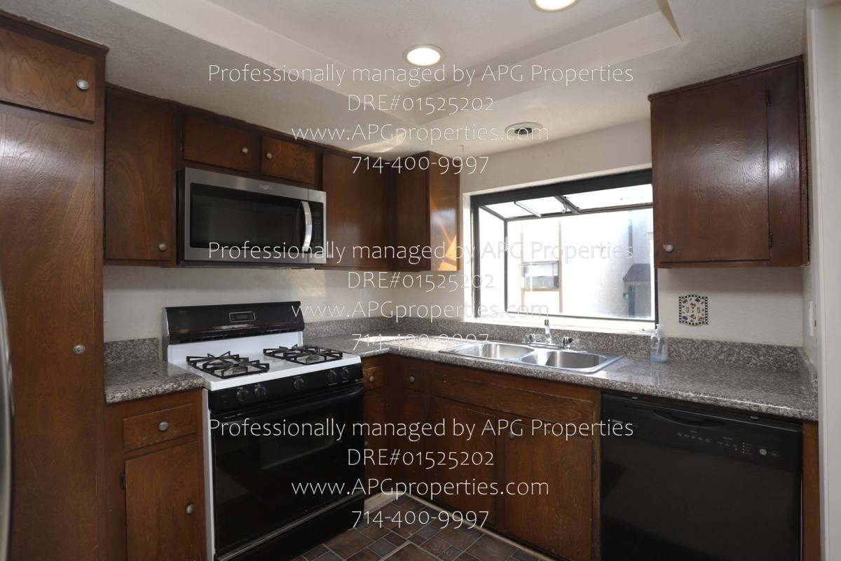 Townhouse for rent at 2000 W Palmyra Ave #32, Orange, CA 92868