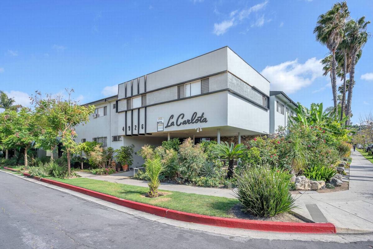 Apartment for rent at 4926 August St, Los Angeles, CA 90008