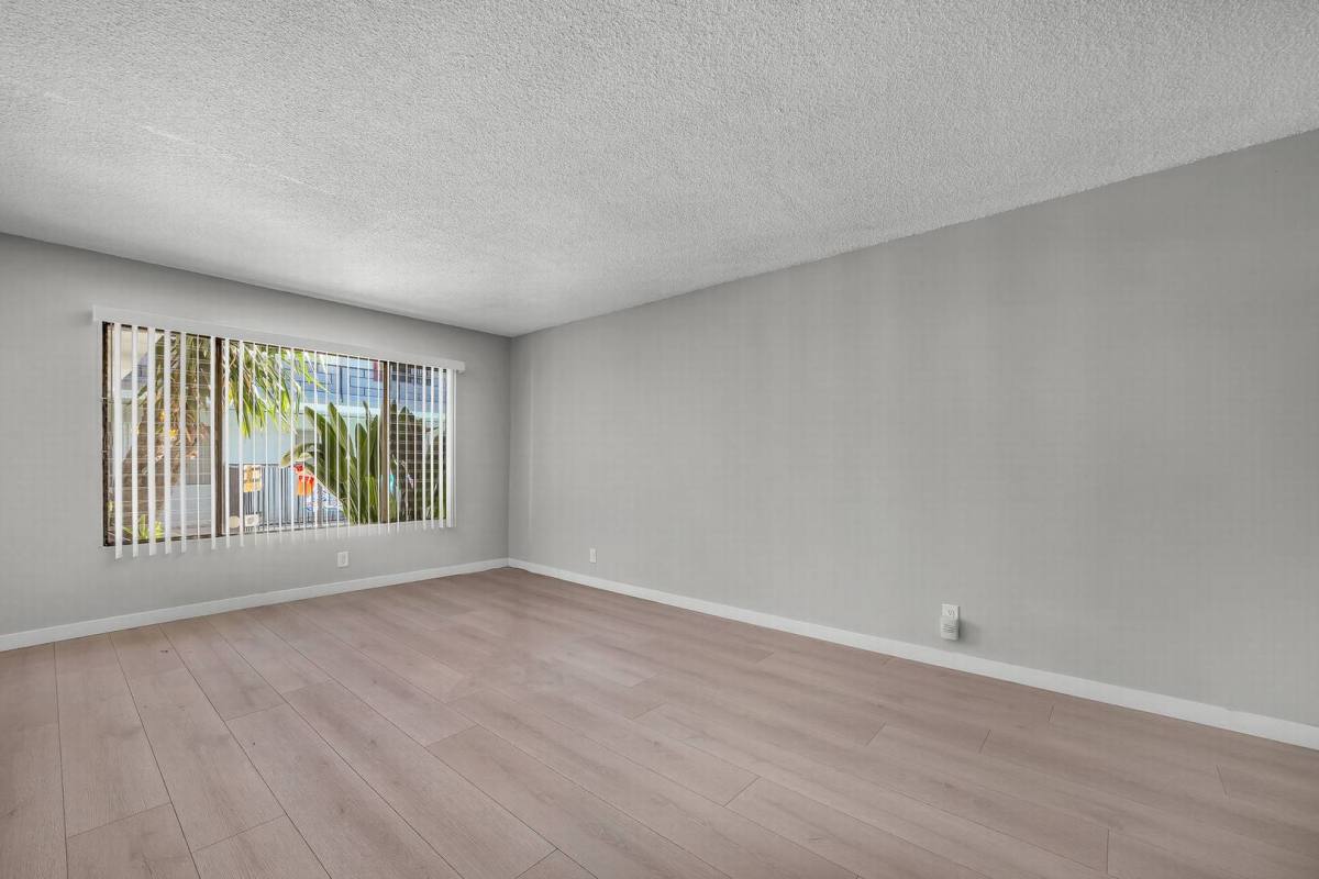 Apartment for rent at 4926 August St, Los Angeles, CA 90008