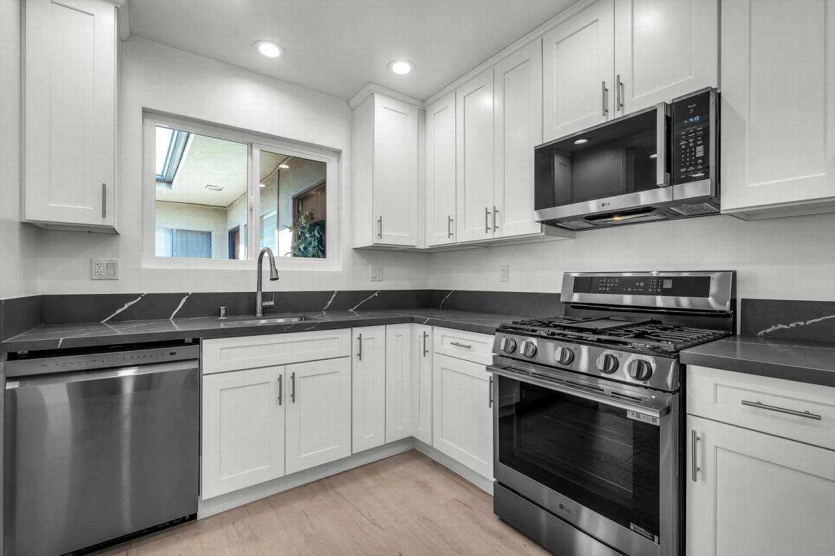 Apartment for rent at 1361 N Laurel Ave, Los Angeles, CA 90046