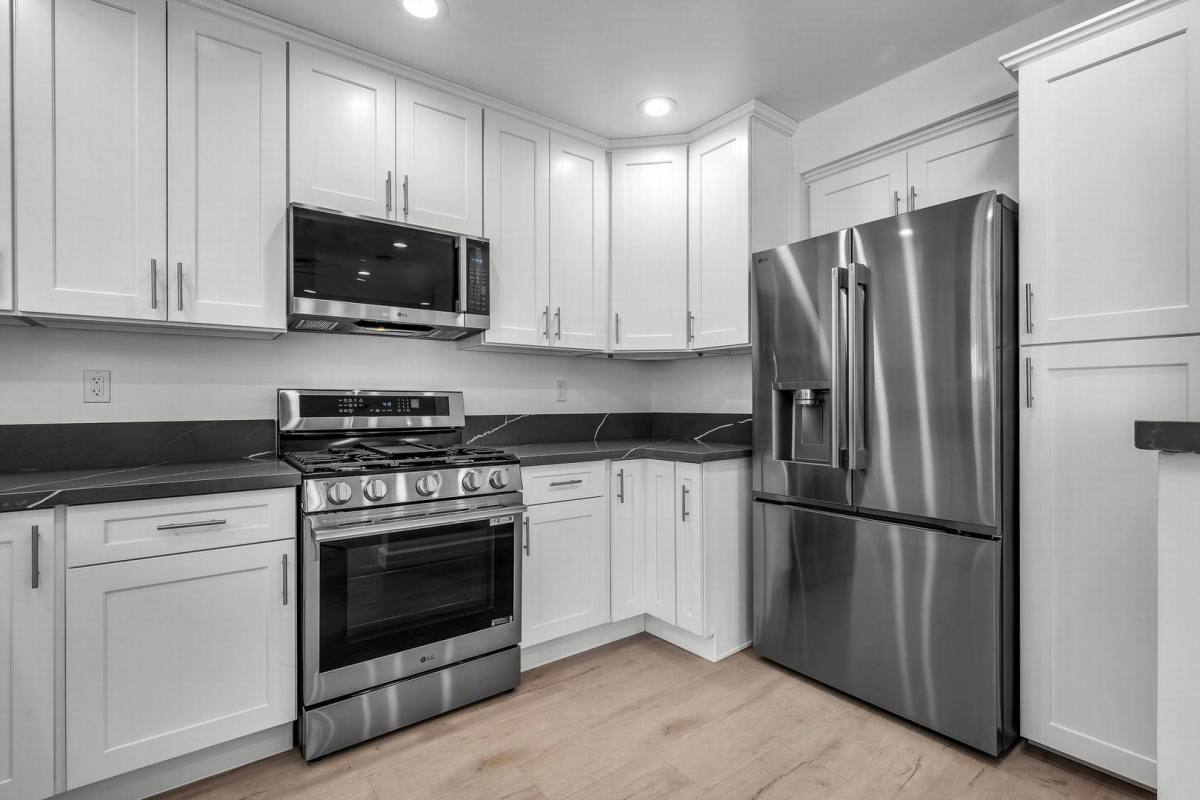 Apartment for rent at 1361 N Laurel Ave, Los Angeles, CA 90046
