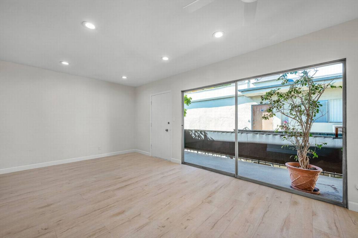 Apartment for rent at 1361 N Laurel Ave, Los Angeles, CA 90046