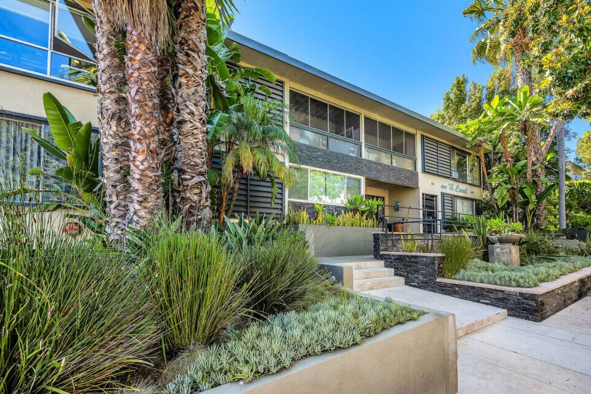 Apartment for rent at 1361 N Laurel Ave, Los Angeles, CA 90046