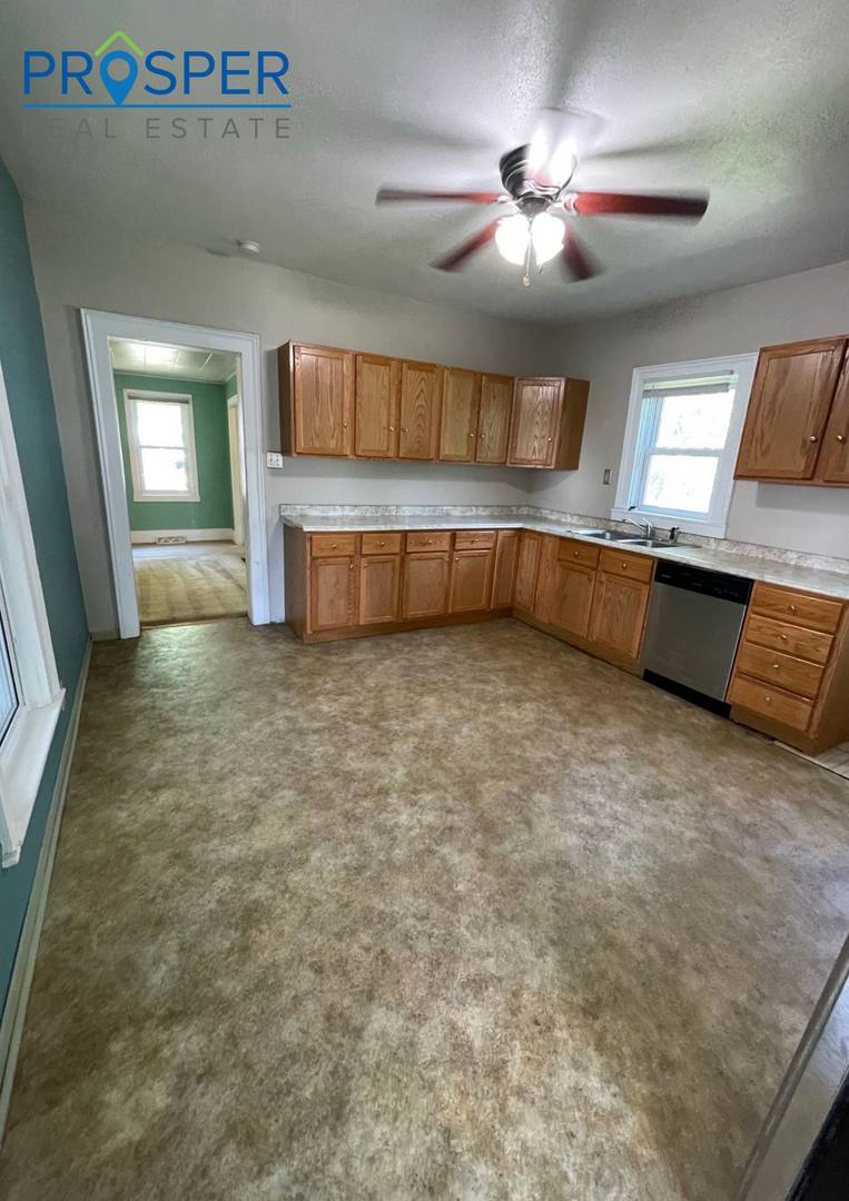 Apartment for rent at 639 Niagara St, Eau Claire, WI 54703