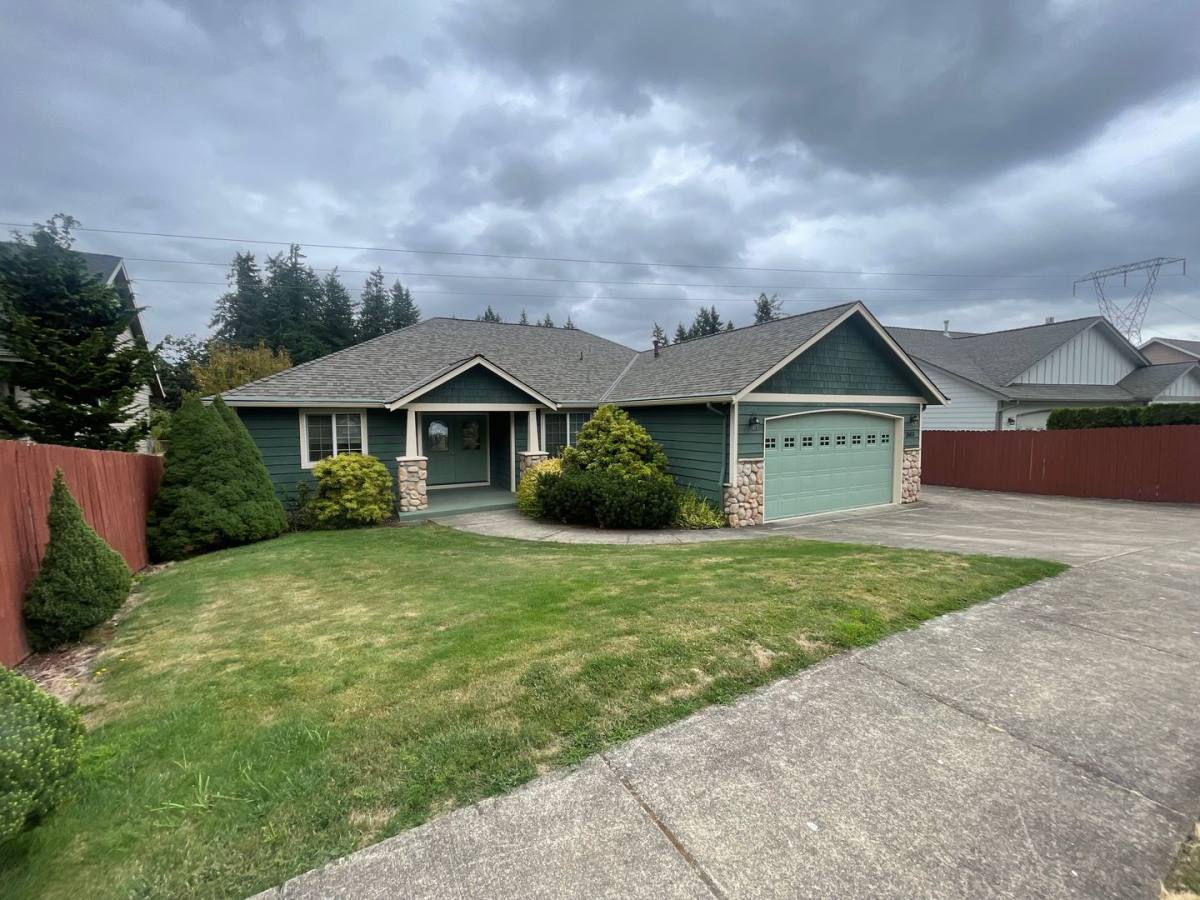 House for rent at 2663 Oak Ridge St NW, Albany, OR 97321