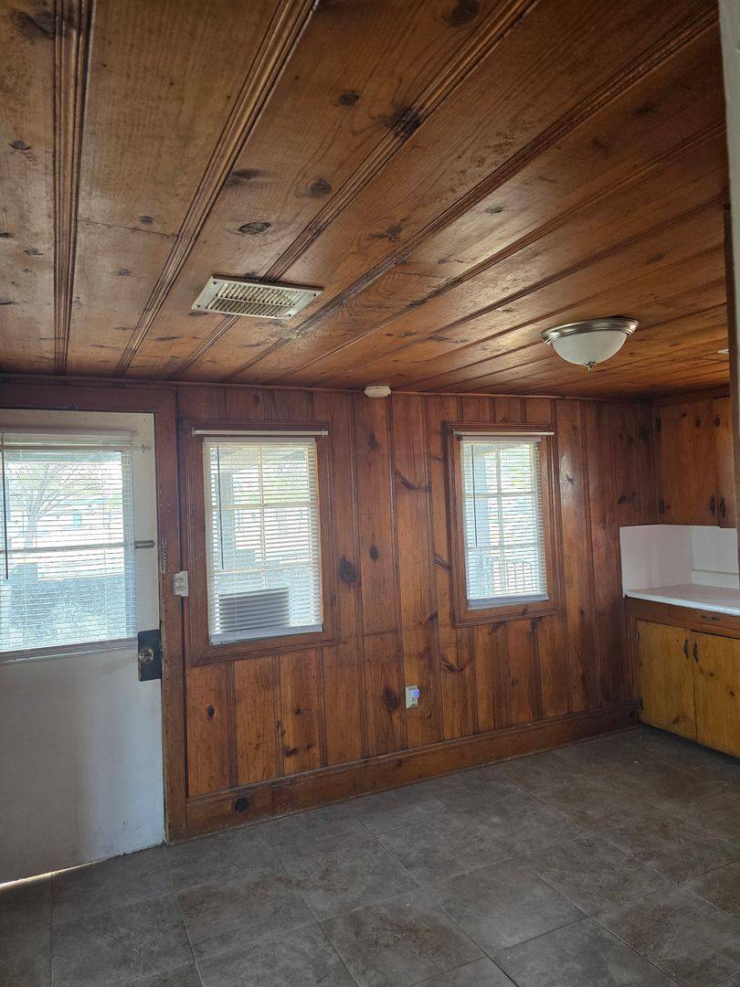 Townhouse for rent at 6701 Mountain View Ave, Inyokern, CA 93527