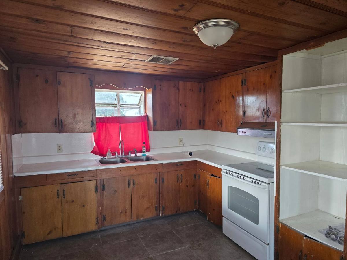 Townhouse for rent at 6701 Mountain View Ave, Inyokern, CA 93527