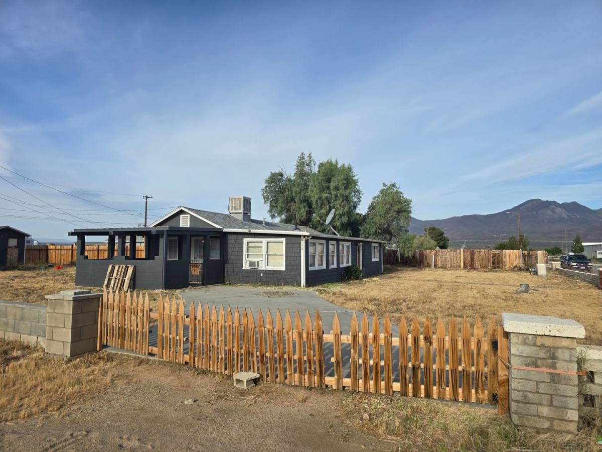 Townhouse for rent at 6701 Mountain View Ave, Inyokern, CA 93527