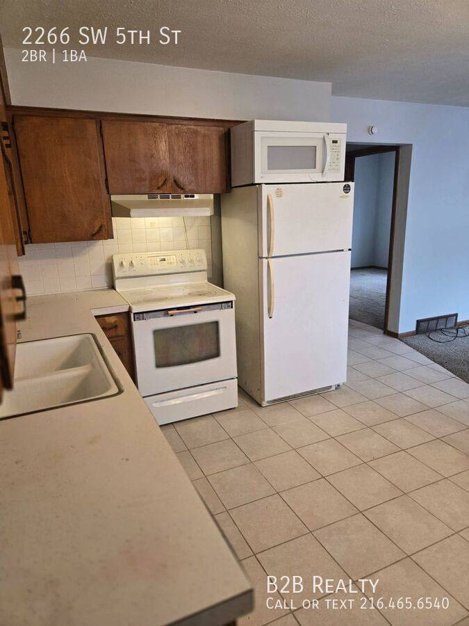 Apartment for rent at 2266 SW 5th St, Akron, OH 44314