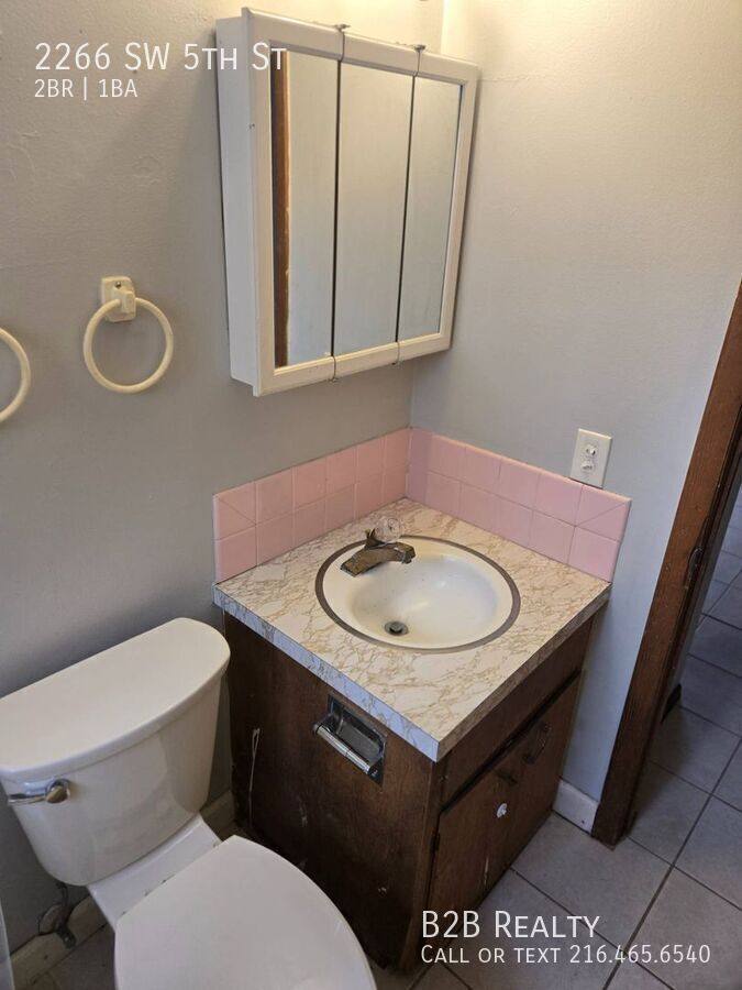 Apartment for rent at 2266 SW 5th St, Akron, OH 44314