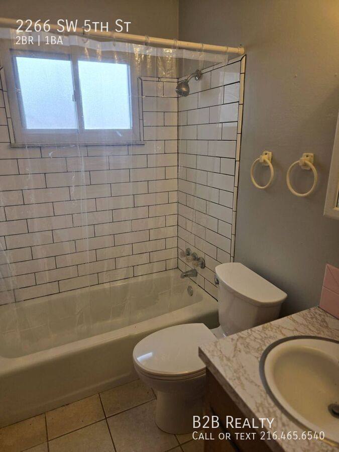 Apartment for rent at 2266 SW 5th St, Akron, OH 44314