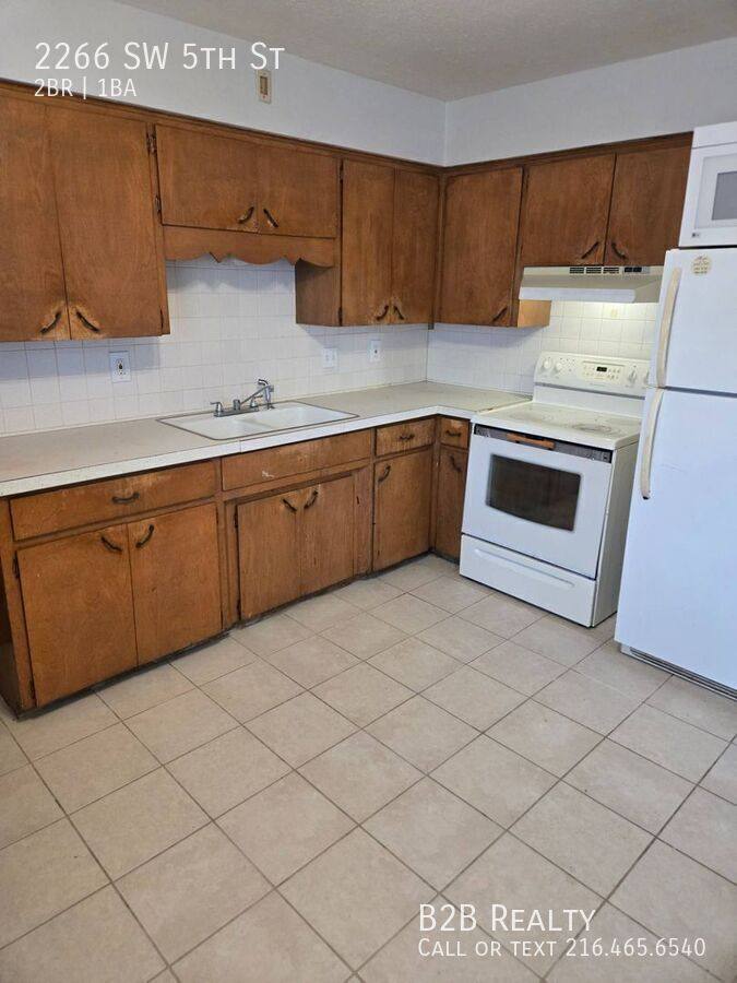 Apartment for rent at 2266 SW 5th St, Akron, OH 44314