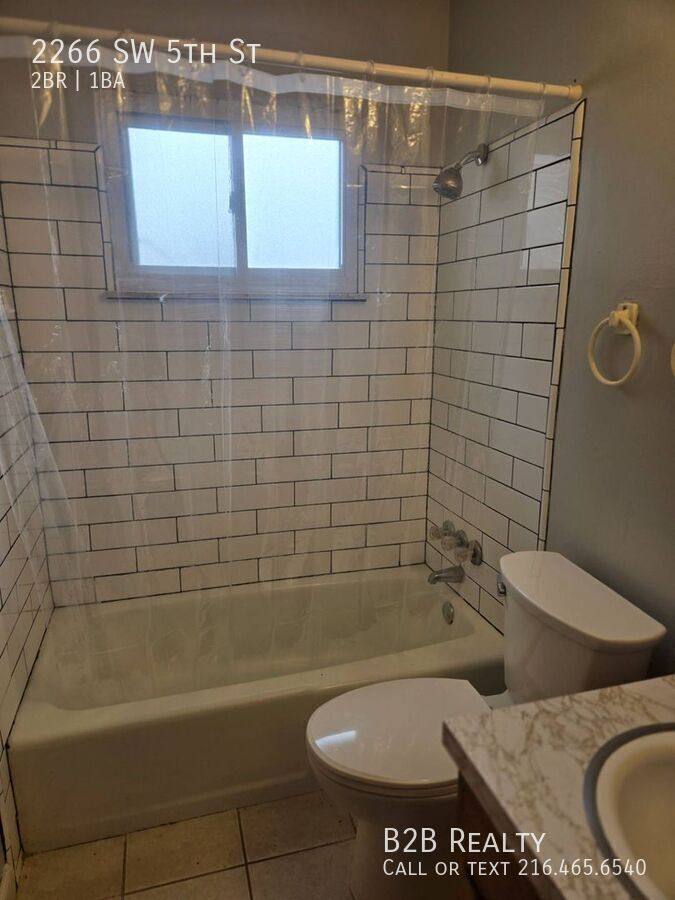 Apartment for rent at 2266 SW 5th St, Akron, OH 44314