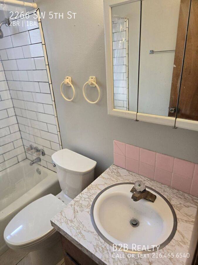 Apartment for rent at 2266 SW 5th St, Akron, OH 44314