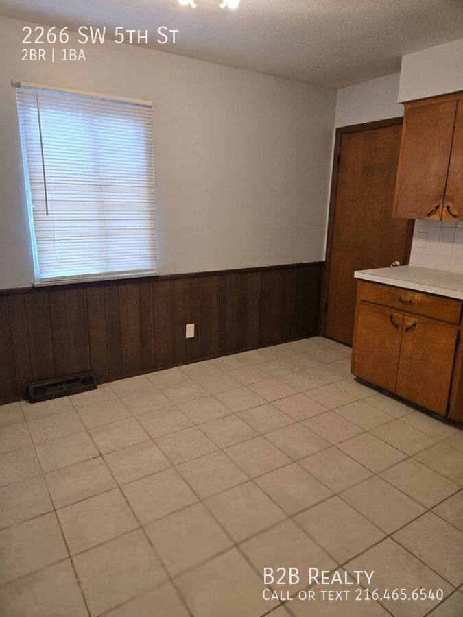 Apartment for rent at 2266 SW 5th St, Akron, OH 44314