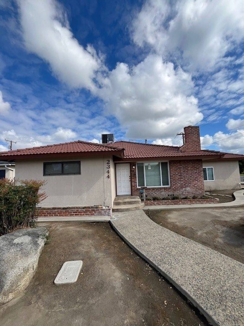 House for rent at 2344 W Walnut Ave, Visalia, CA 93277