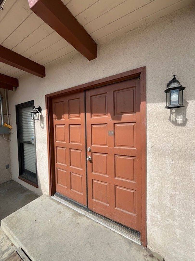 House for rent at 2344 W Walnut Ave, Visalia, CA 93277