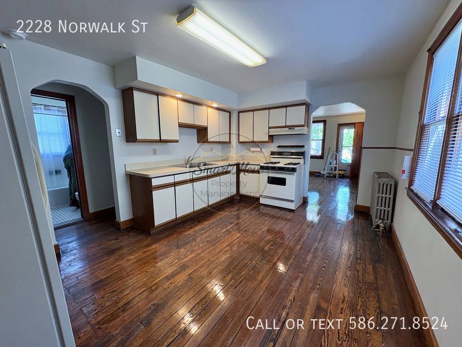 Apartment for rent at 2228 Norwalk St, Hamtramck, MI 48212